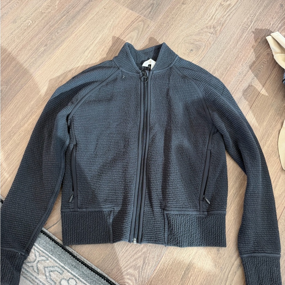 Lululemon black jacket size 4